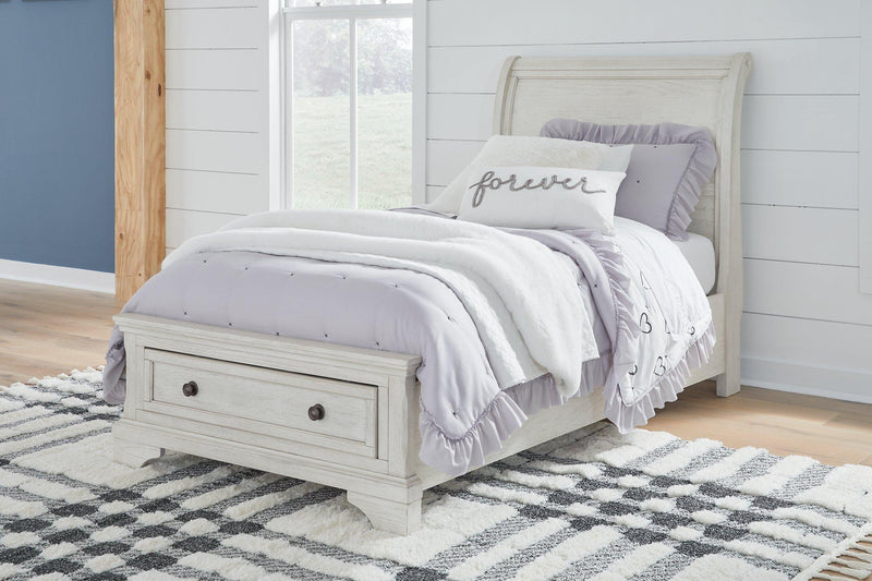 Robbinsdale Sleigh Storage Bed